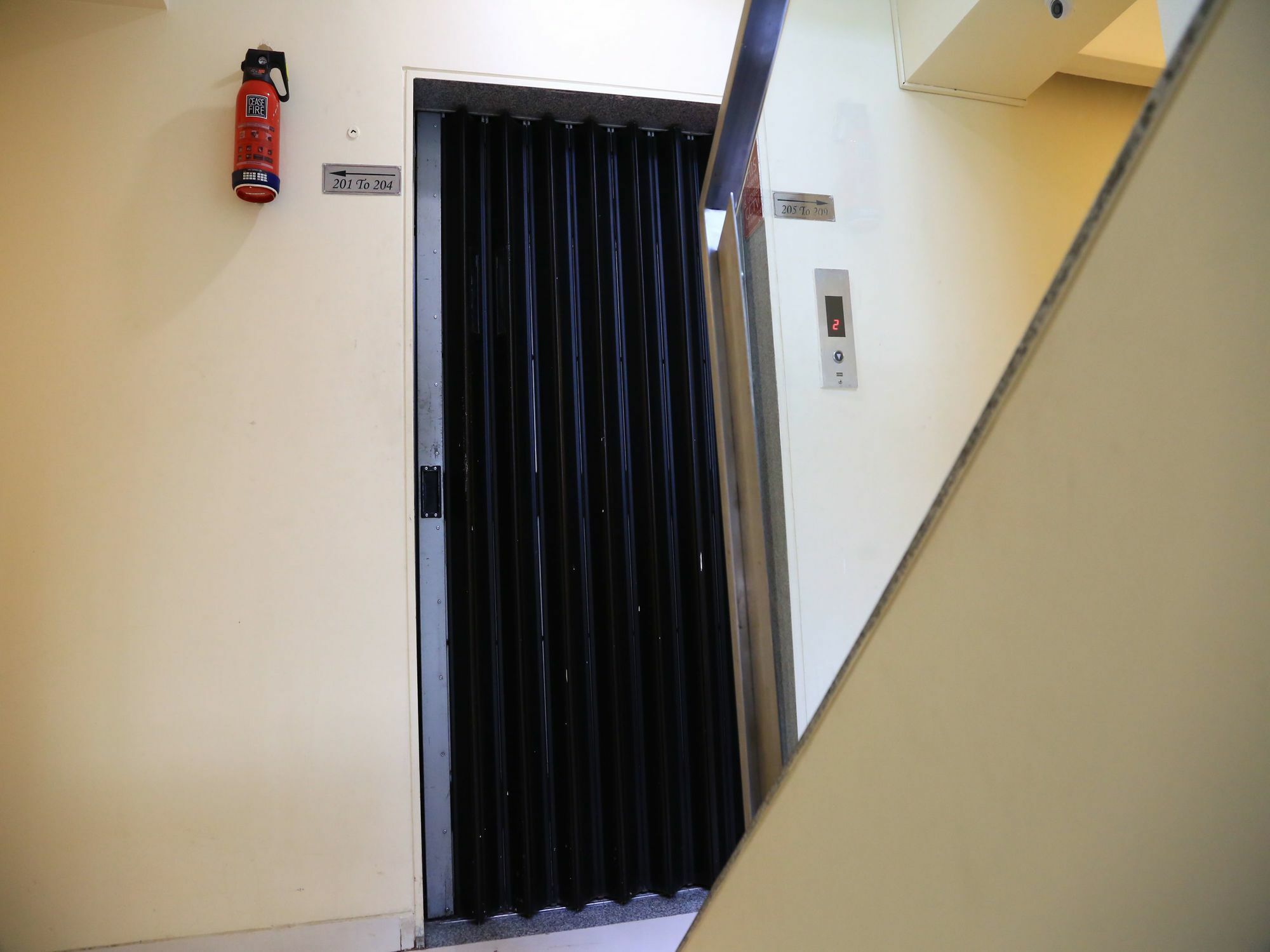 מלון פונה Oyo 13771 Executive Residency מראה חיצוני תמונה