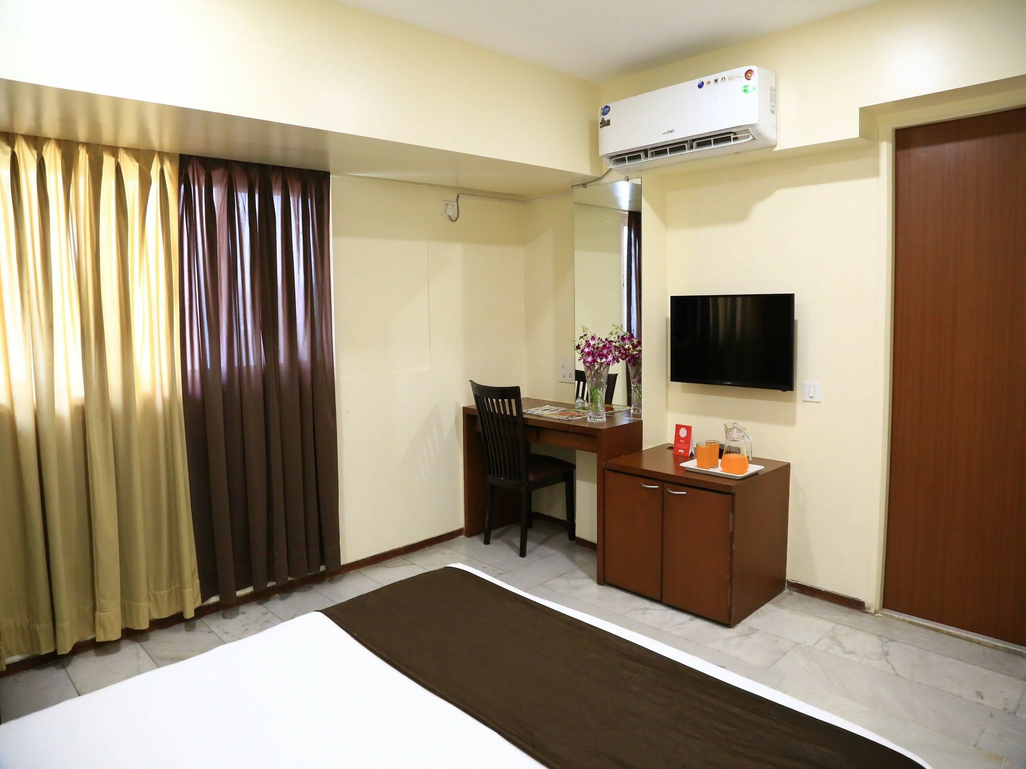 מלון פונה Oyo 13771 Executive Residency מראה חיצוני תמונה