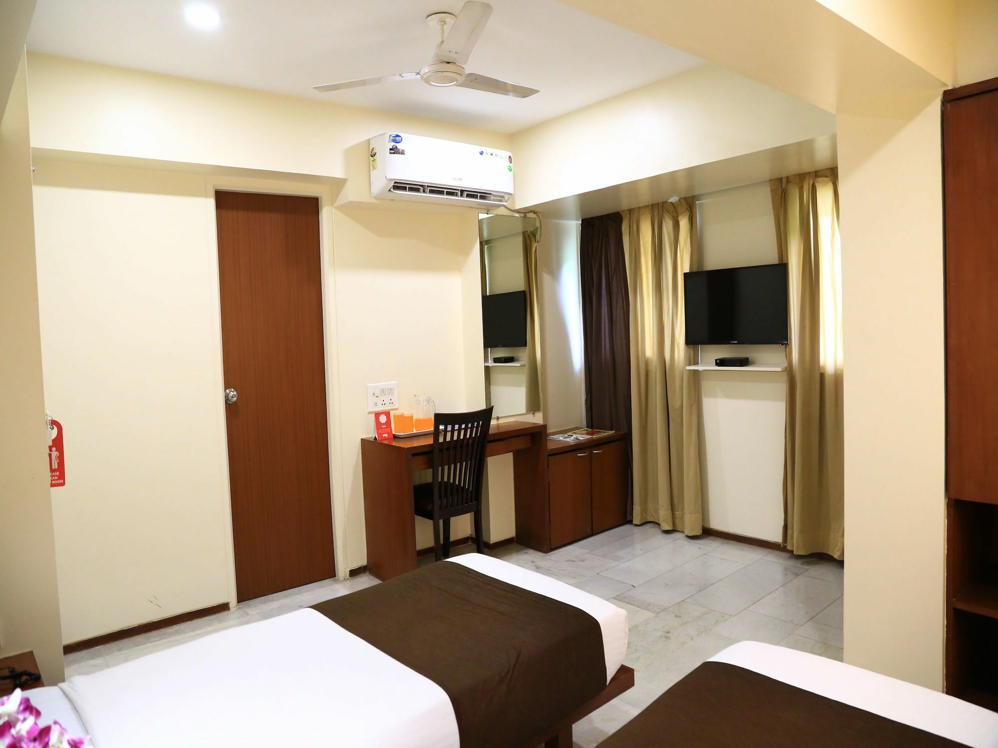 מלון פונה Oyo 13771 Executive Residency מראה חיצוני תמונה